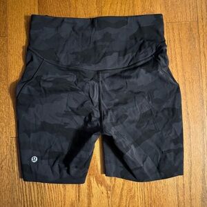 lululemon athletica Black Camo Shorts Women's Size 9